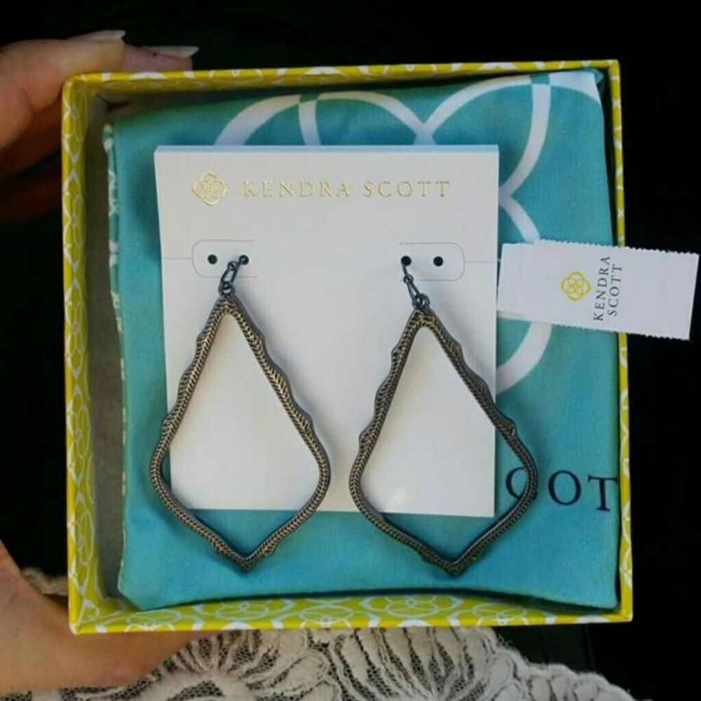 Kendra Scott Gunmetal Sophee Earrings - Picture 1 of 2